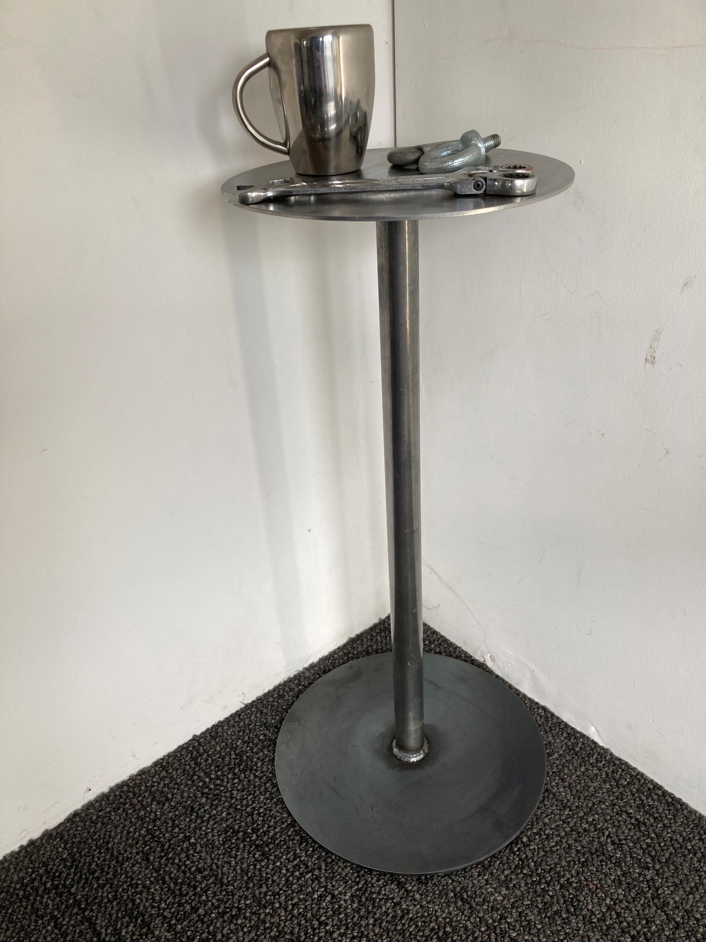 Urban Loft Look Industrial Style Round Table