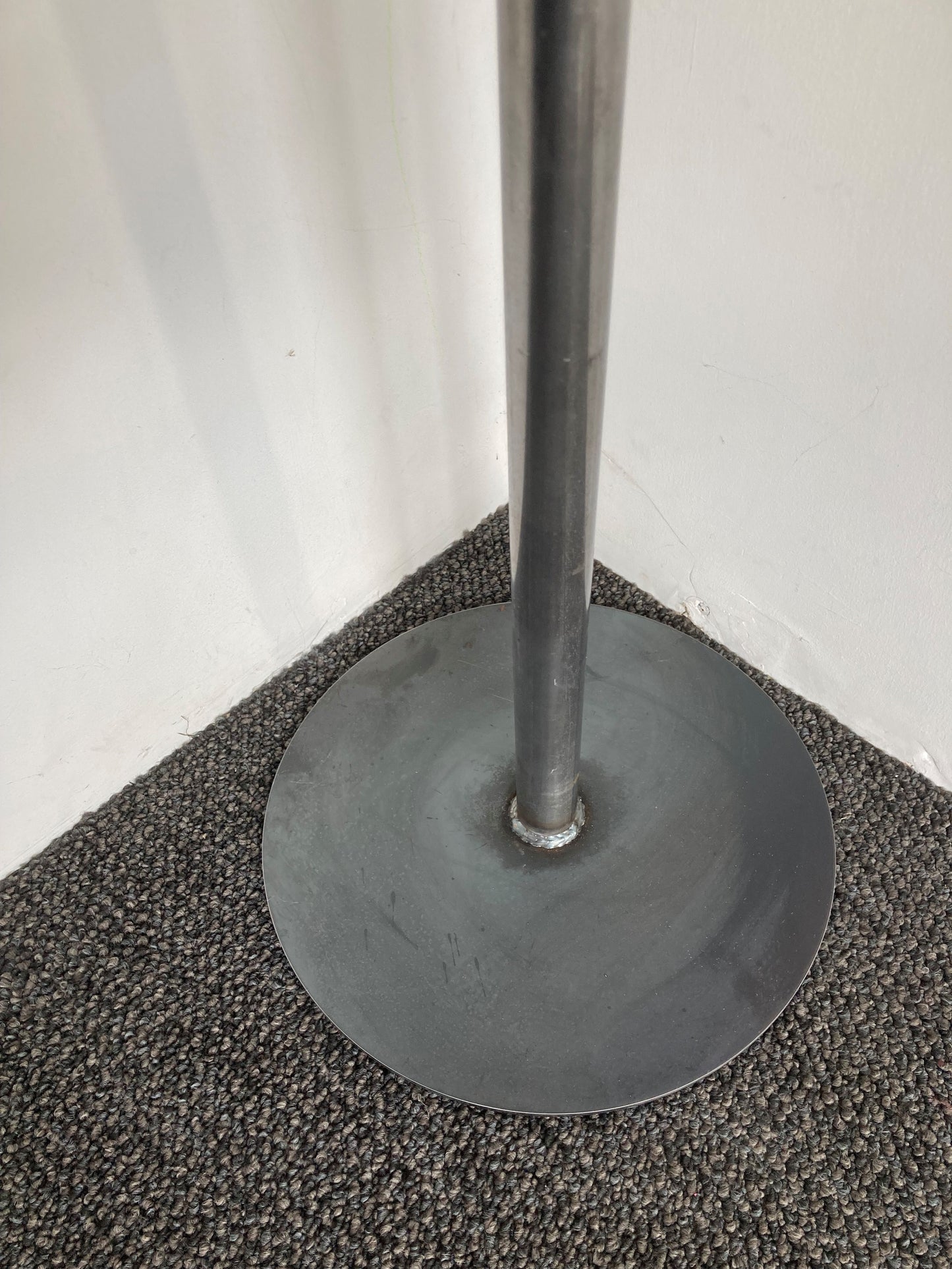 Urban Loft Look Industrial Style Round Table