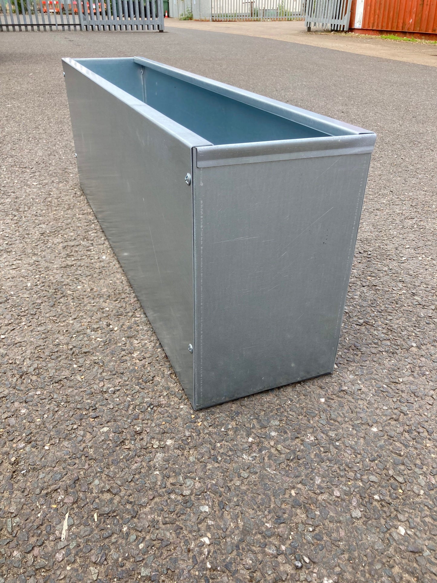 Galvanised/Zinc Trough Garden Planter/Flower Container