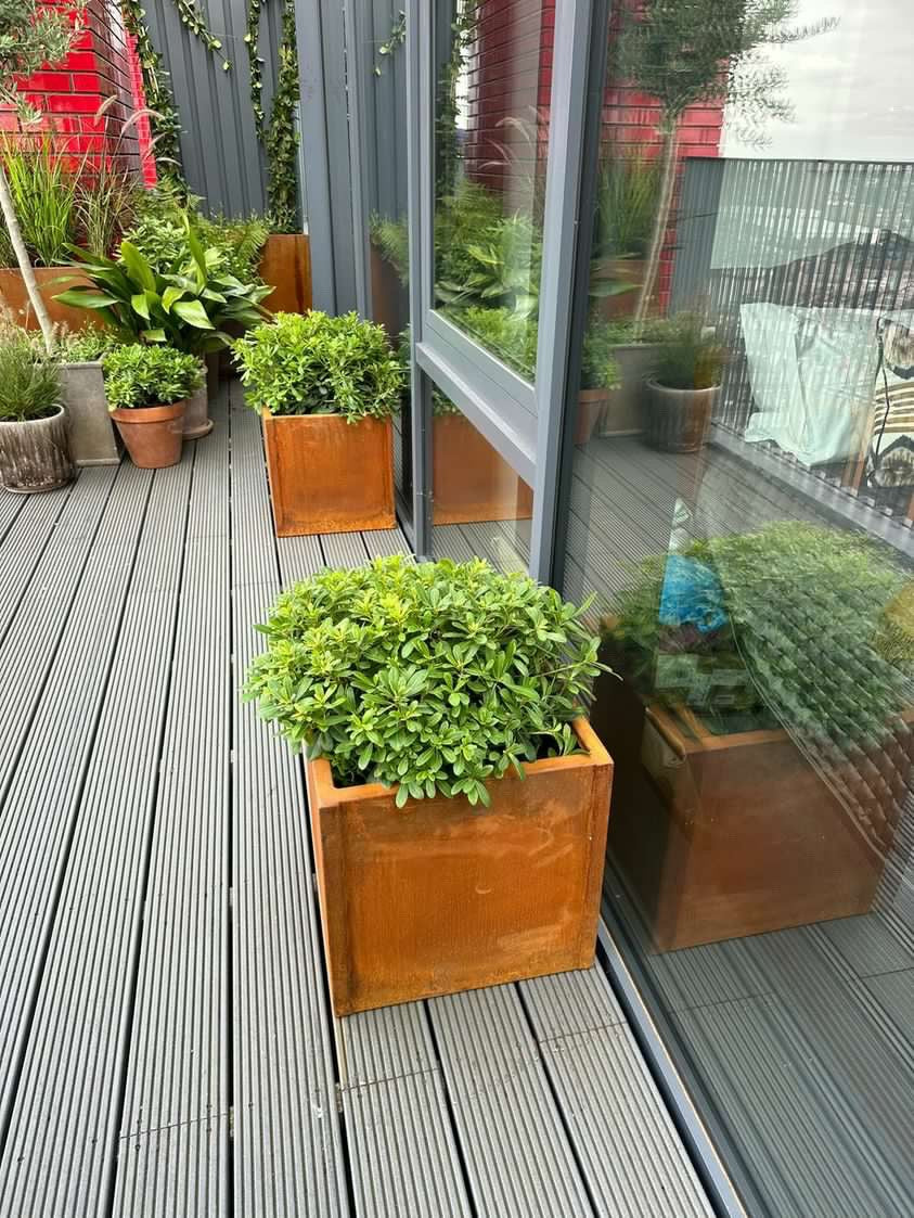 Weathered Steel Garden Cube Planters